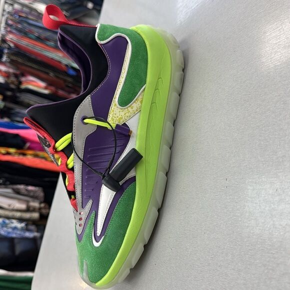 SIA Sneakers  - Picture 2 of 7